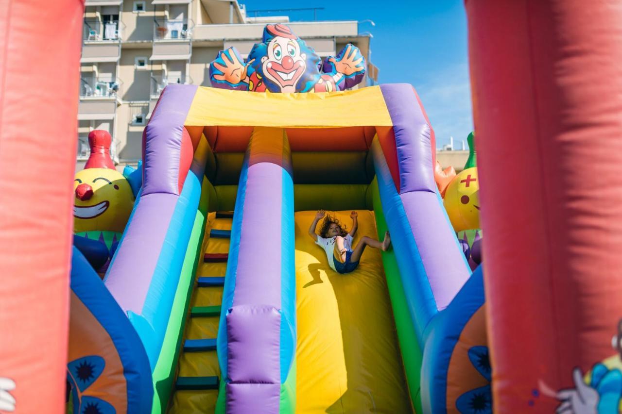 Trevi Family Resort カットーリカ エクステリア 写真