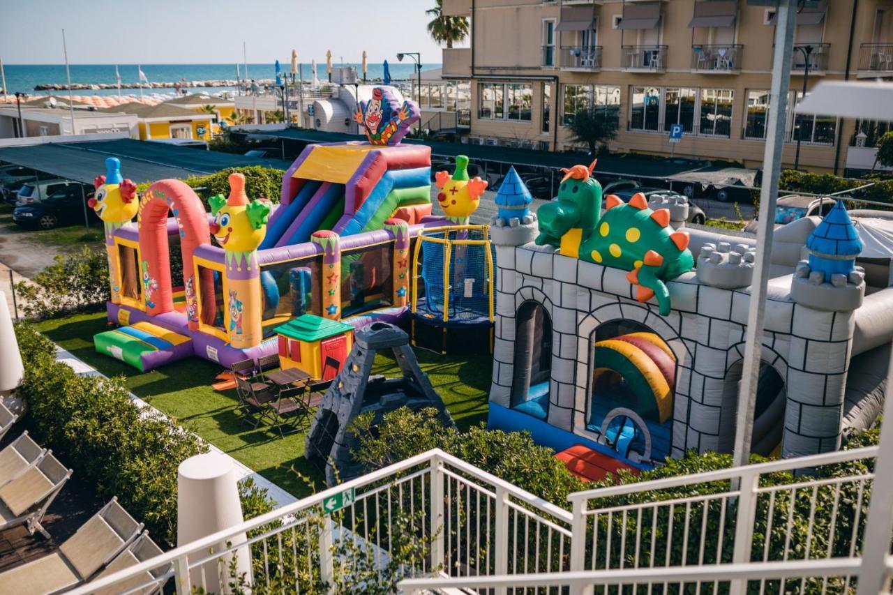 Trevi Family Resort カットーリカ エクステリア 写真
